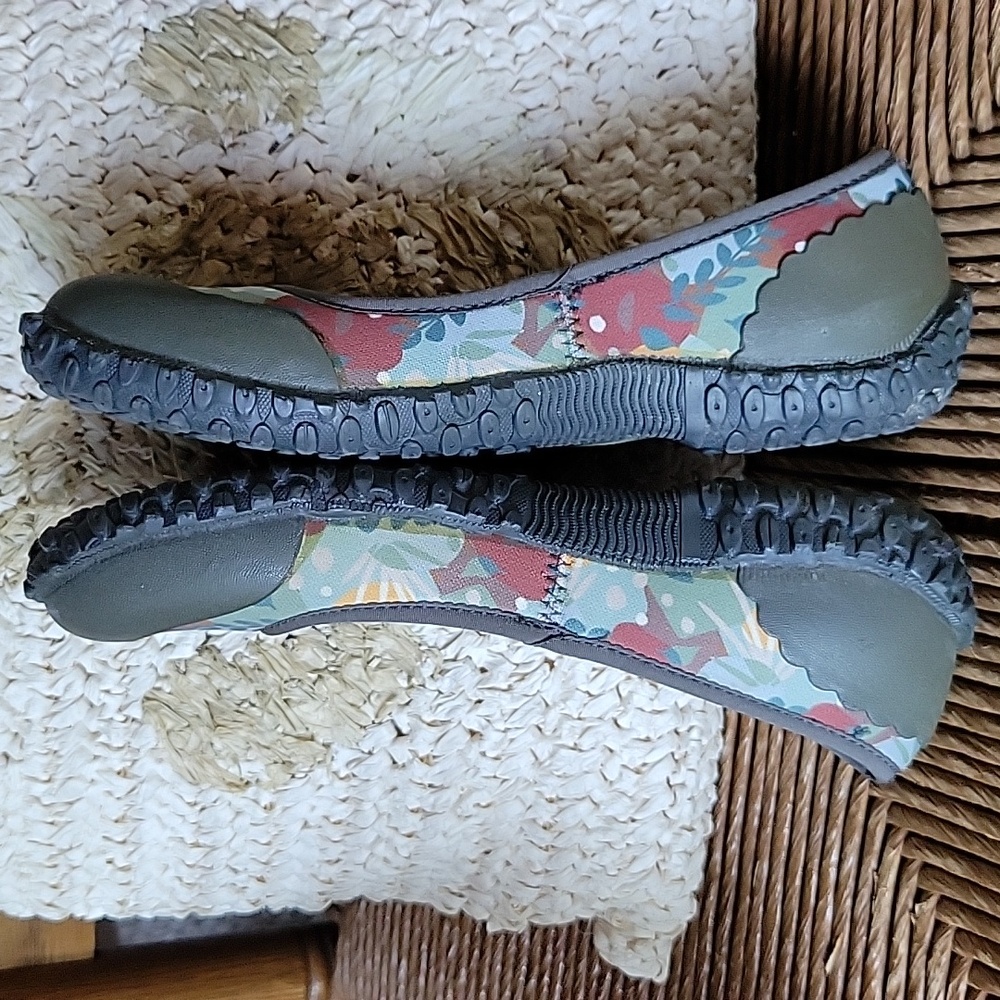 Muck mud/water shoes, multicolored, size 7 - Picture 5 of 12